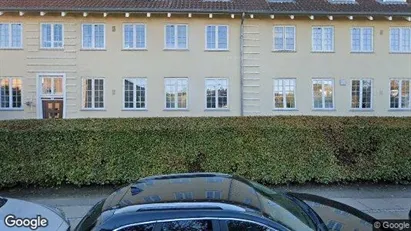 Lejligheder til salg i Charlottenlund - Foto fra Google Street View