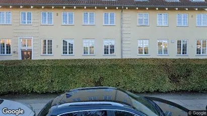 Lejligheder til salg i Charlottenlund - Foto fra Google Street View