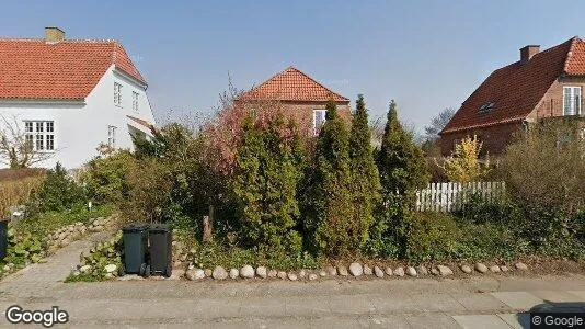 Lejligheder til salg i Charlottenlund - Foto fra Google Street View