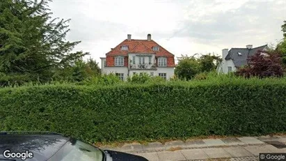 Lejligheder til salg i Charlottenlund - Foto fra Google Street View