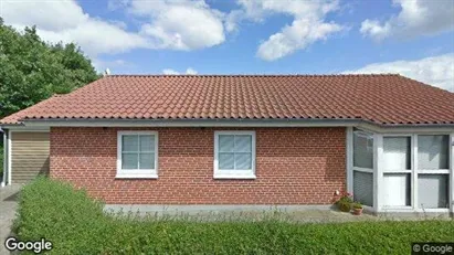 Andelsboliger til salg i Årre - Foto fra Google Street View Andelsboliger til salg i Årre - Foto fra Google Street View