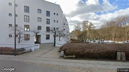 Lejligheder til salg i Skodsborg - Foto fra Google Street View Lejligheder til salg i Skodsborg - Foto fra Google Street View