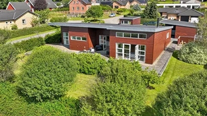 Moderne villa i naturskønt og familievenligt område, Stouby